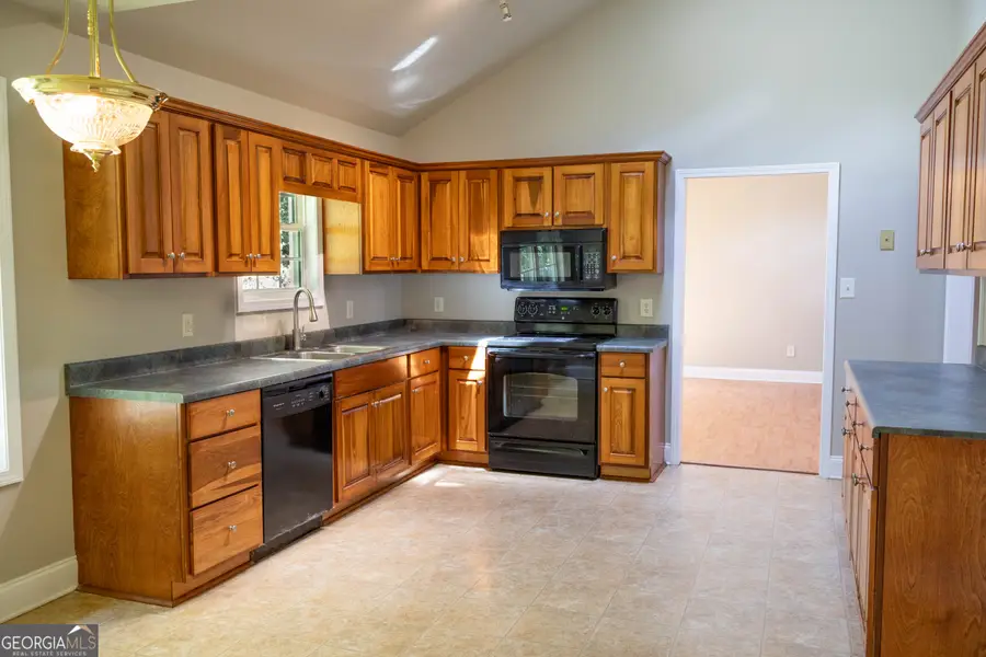 253 Industrial Boulevard, Toccoa, GA 30577 - #3