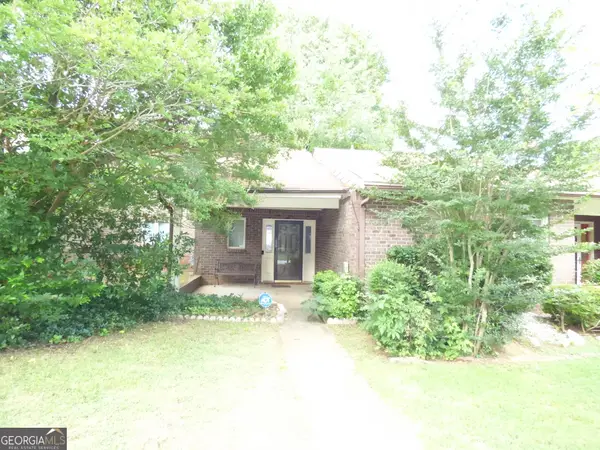 1572 Circlestone Dr., Stone Mountain, GA 30088