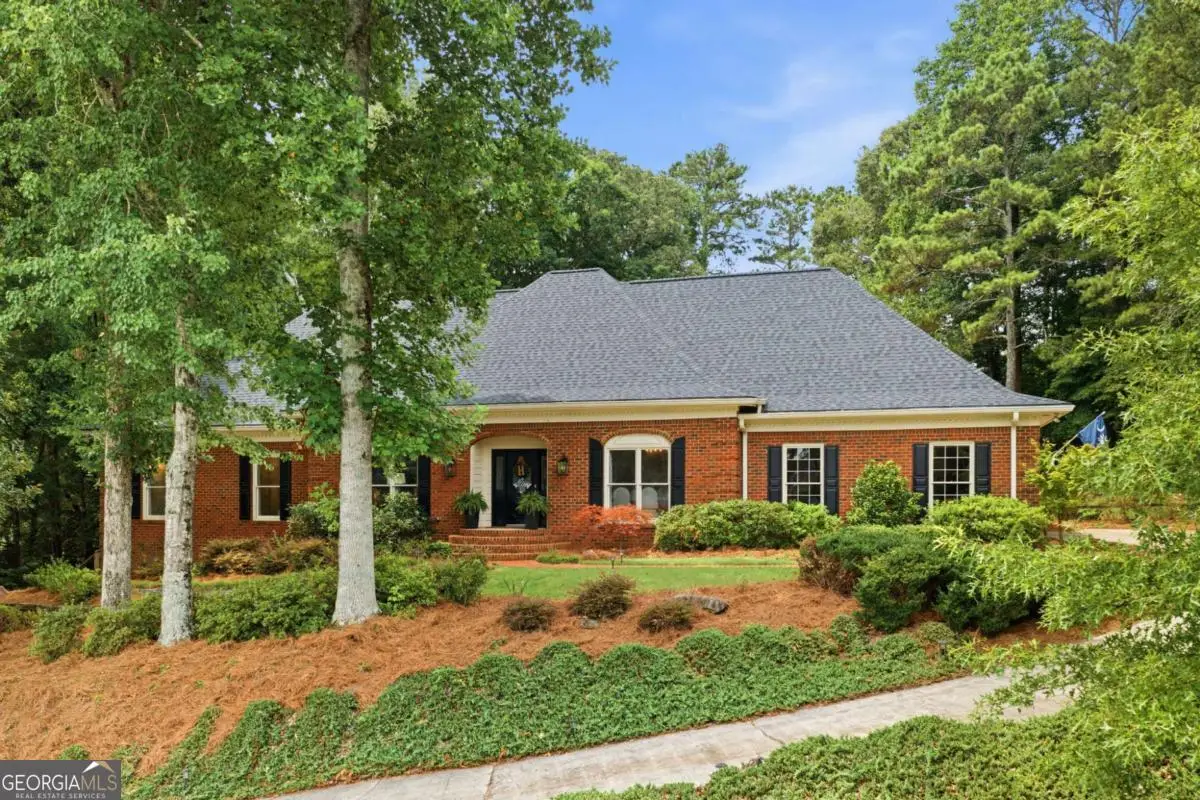 1040 Finnsbury Drive, Roswell, GA 30075 - #1