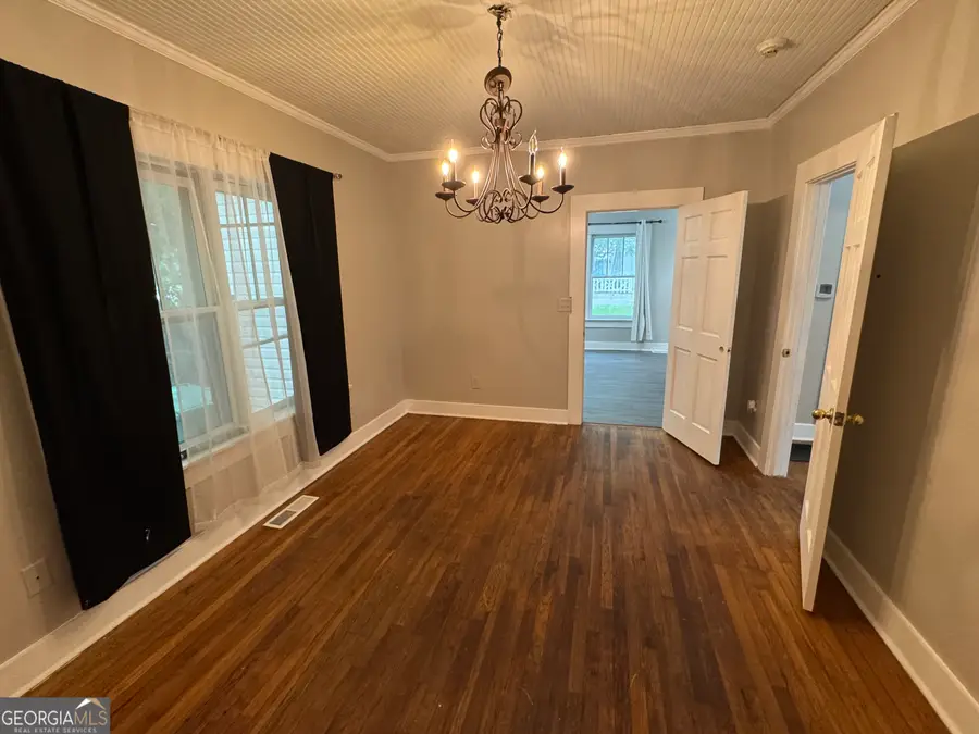 1011 W Solomon Street, Griffin, GA 30223 - #3