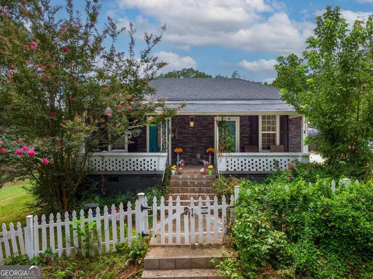 94 E Wood Street, Newnan, GA 30263 - #1