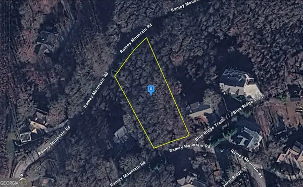 956 Ramey Mountain Rd, Hiawassee, GA 30546