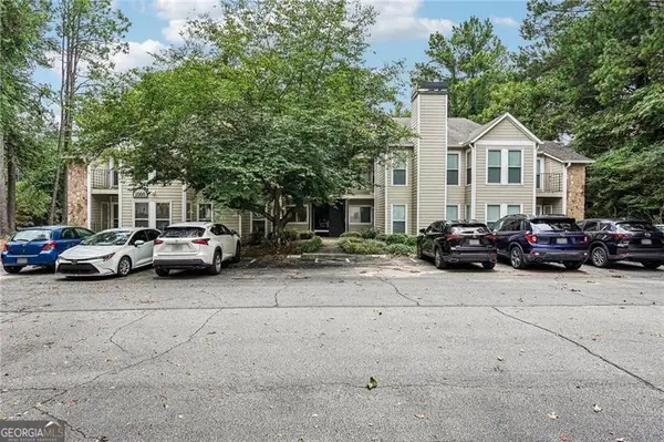 1001 Lake Pointe Circle, Roswell, GA 30075