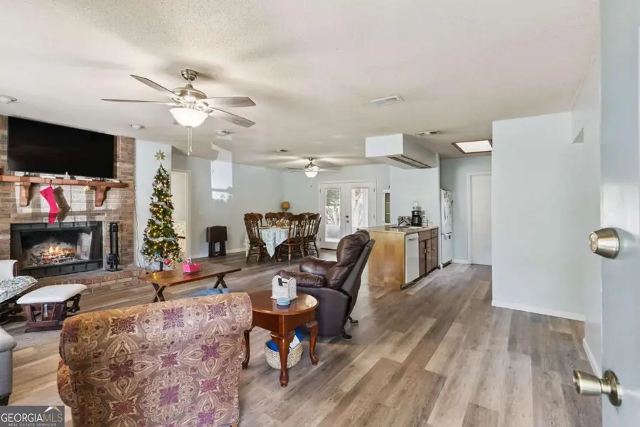 156 W Peach Avenue, Kingsland, GA 31548 - #3