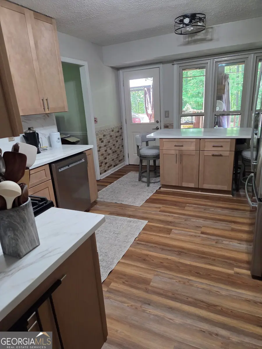 145 London Lane, Sharpsburg, GA 30277 - #3