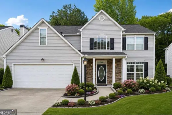 2182 Fall Creek Lodge, Loganville, GA 30052