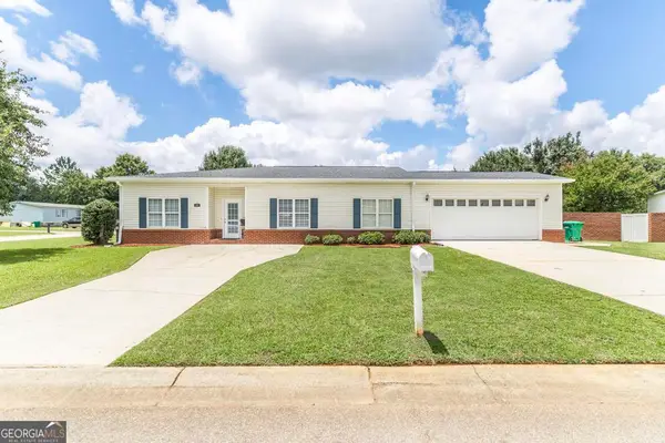 201 Bradford Drive, Byron, GA 31008