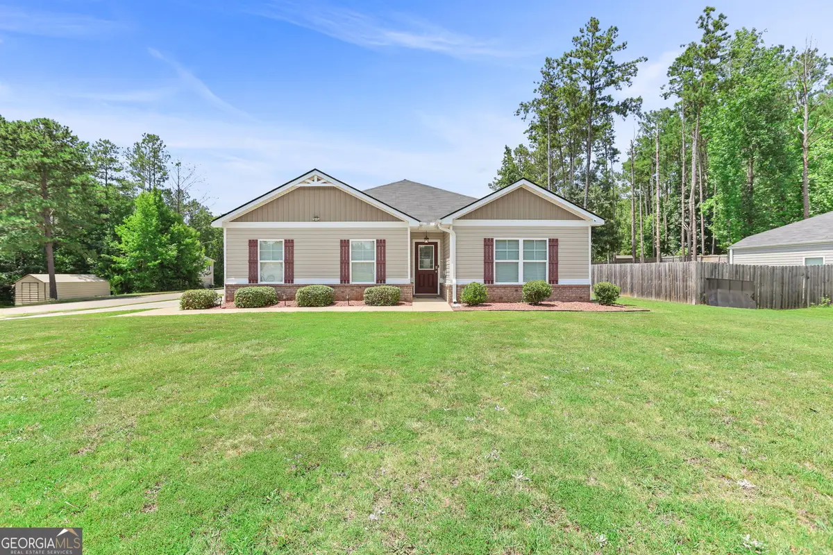 141 N Meadows Ridge Drive, Grantville, GA 30220 - #1