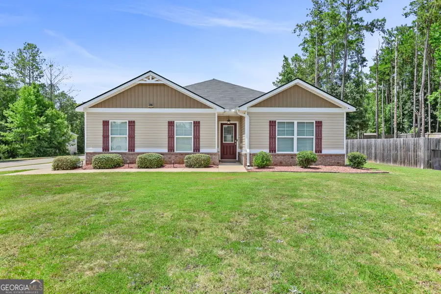 141 N Meadows Ridge Drive, Grantville, GA 30220 - #2