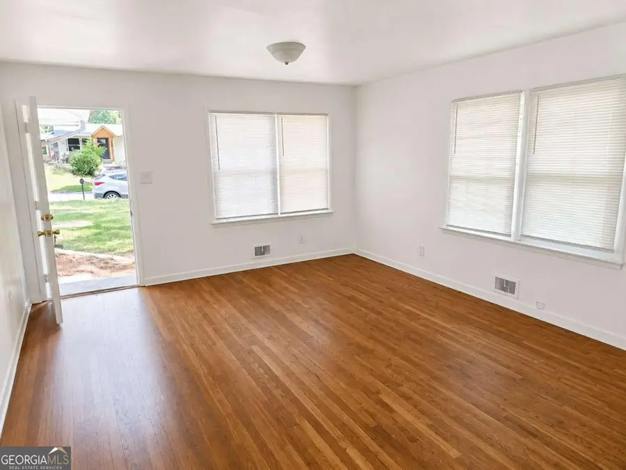 1962 Pine Oak Drive Sw, Atlanta, GA 30310 - #2