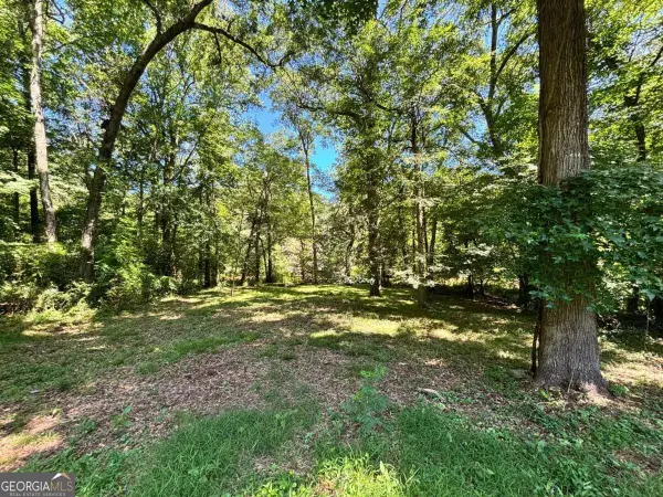 100 Saxon Woods Drive, Athens, GA 30607