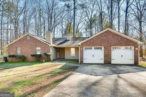 5913 Summerglen Lane, Atlanta, GA 30349