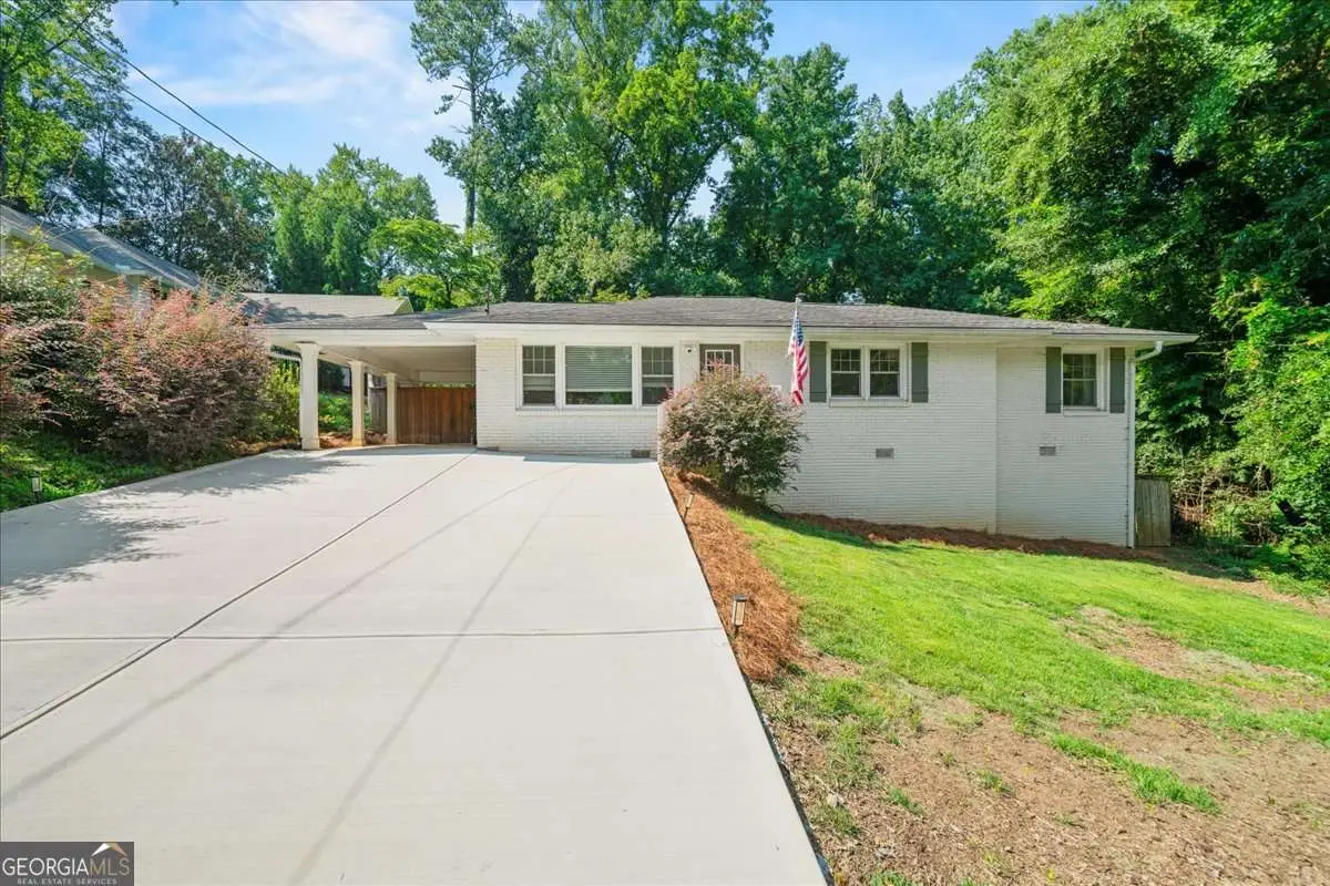 31 W Belle Isle Road, Sandy Springs, GA 30342 - #1