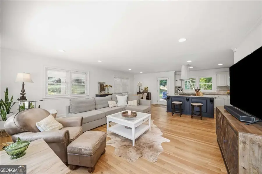 31 W Belle Isle Road, Sandy Springs, GA 30342 - #2