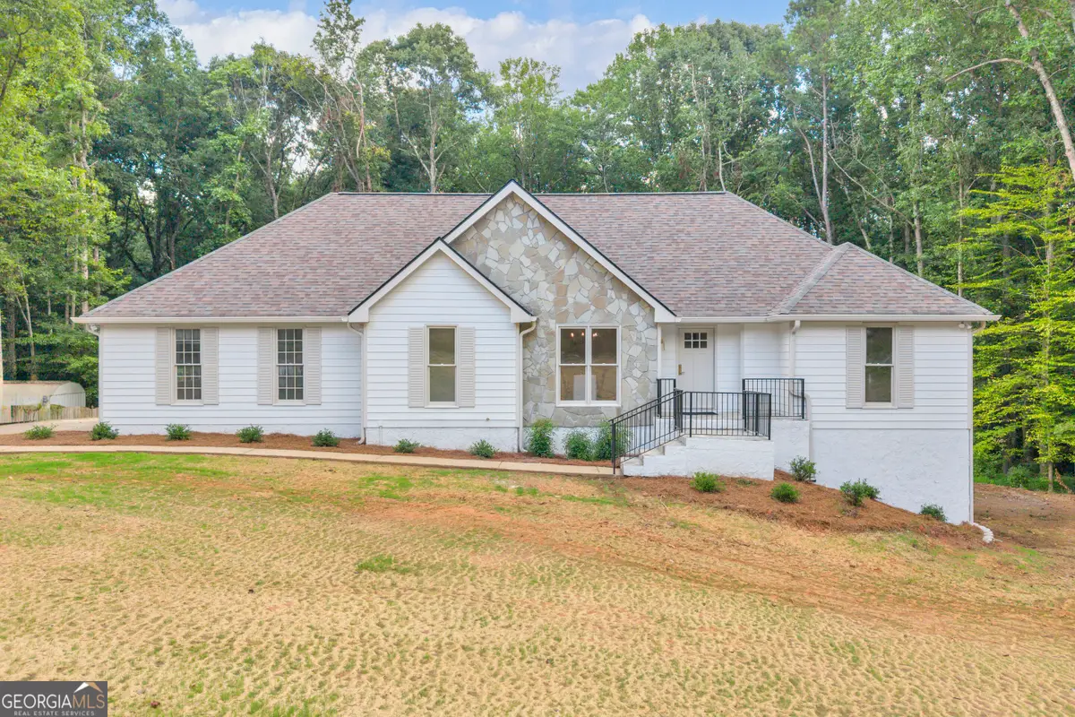 150 Indian Bluff Drive, Sharpsburg, GA 30277 - #1