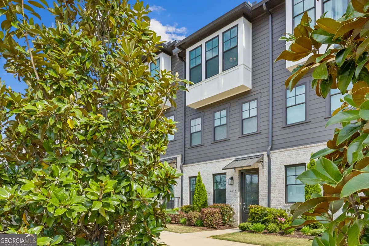 6540 Beacon Drive, Sandy Springs, GA 30328 - #1