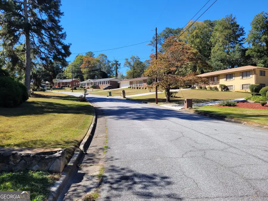 3540 Rolling Green Ridge Sw, Atlanta, GA 30331 - #2
