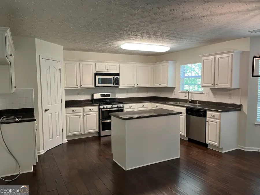 10 New York Avenue, Sharpsburg, GA 30277 - #2
