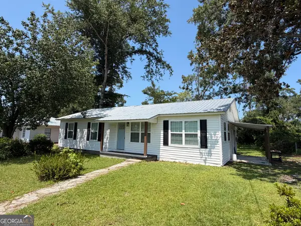 10 Grove Street, Hazlehurst, GA 31539