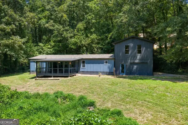 5186 W Holiday Court Se, Acworth, GA 30102