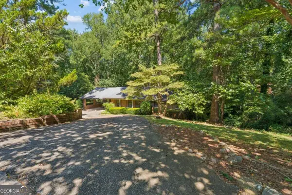 5813 Ohara Drive, Stone Mountain, GA 30087