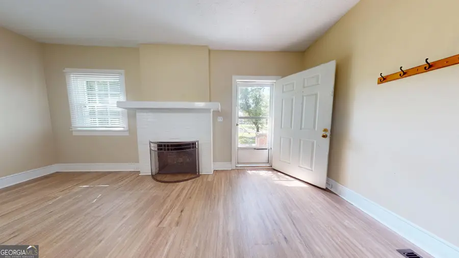 632 W Main Street, Swainsboro, GA 30401 - #3