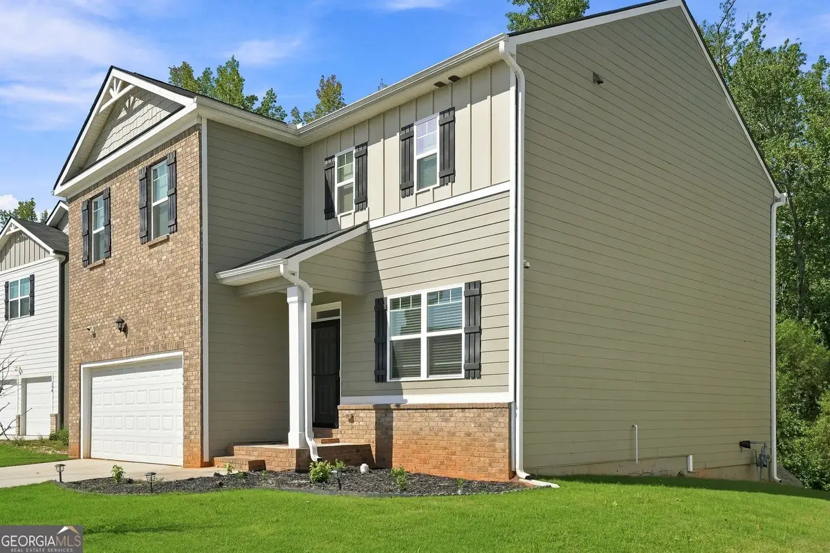 154 Silver Birch Pass, Newnan, GA 30265 - #1
