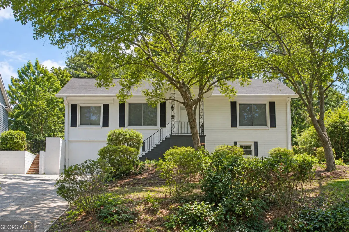 3160 Lake Avenue, Hapeville, GA 30354 - #1