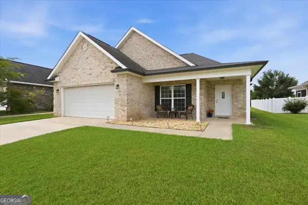 305 Lamplight Drive, Byron, GA 31008