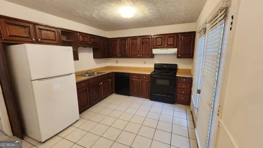 631 Hunting Creek Lane Se, Conyers, GA 30013 - #2