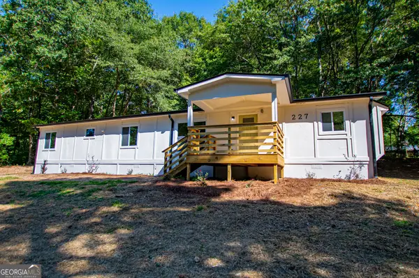 227 Garden Lake Drive, Carrollton, GA 30116