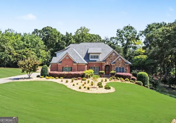 116 River Bend Dr, Hoschton, GA 30548