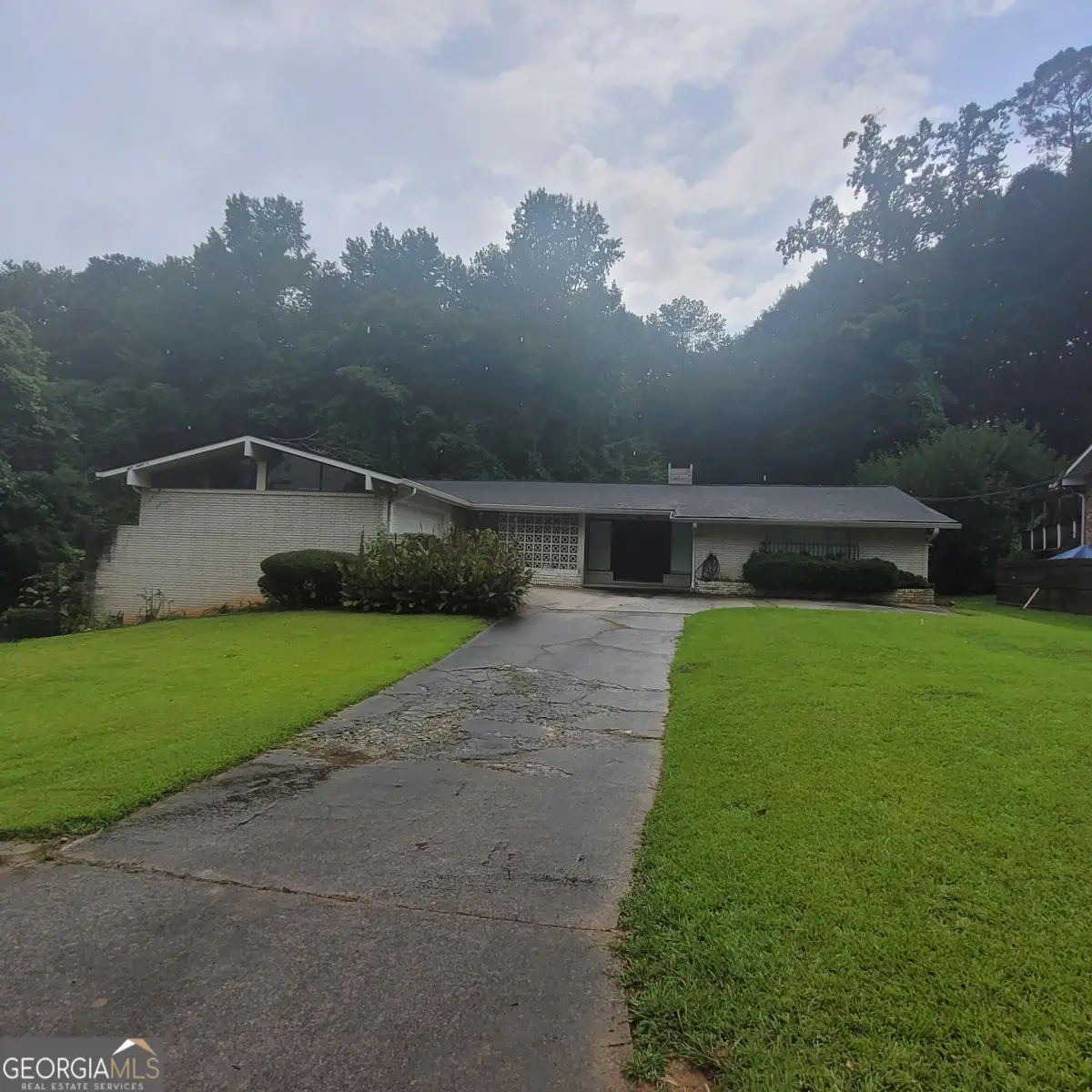 2250 Crestknoll Circle, Decatur, GA 30032 - #1