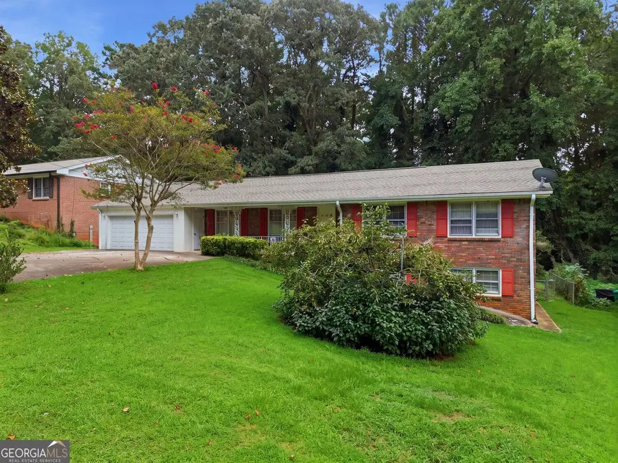 4367 Abingdon Drive, Stone Mountain, GA 30083 - #2