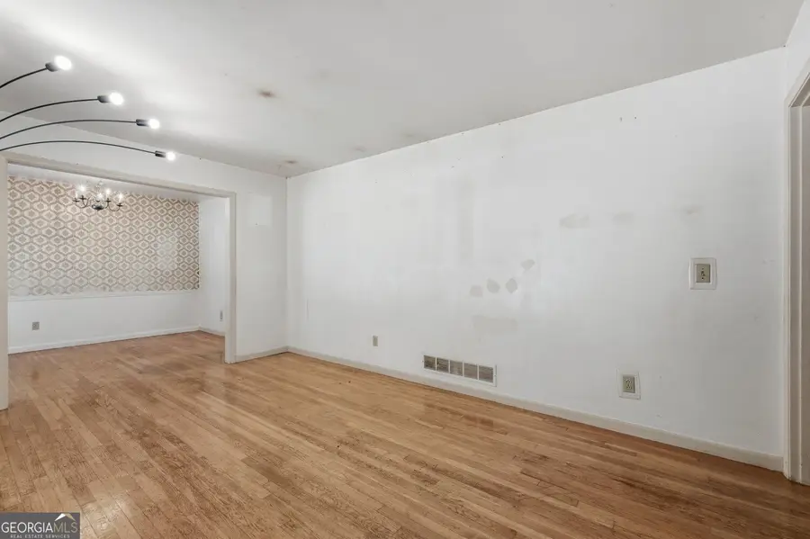 4367 Abingdon Drive, Stone Mountain, GA 30083 - #3