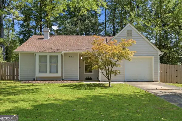 693 Brandlwood Way Nw, Lilburn, GA 30047