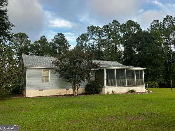 1693 E Lake Drive, Screven, GA 31560