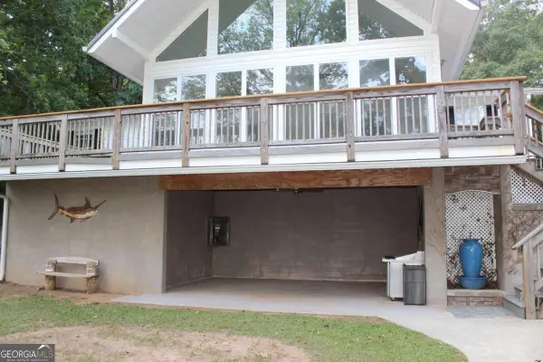 190 Roberts Point, Jackson, GA 30233