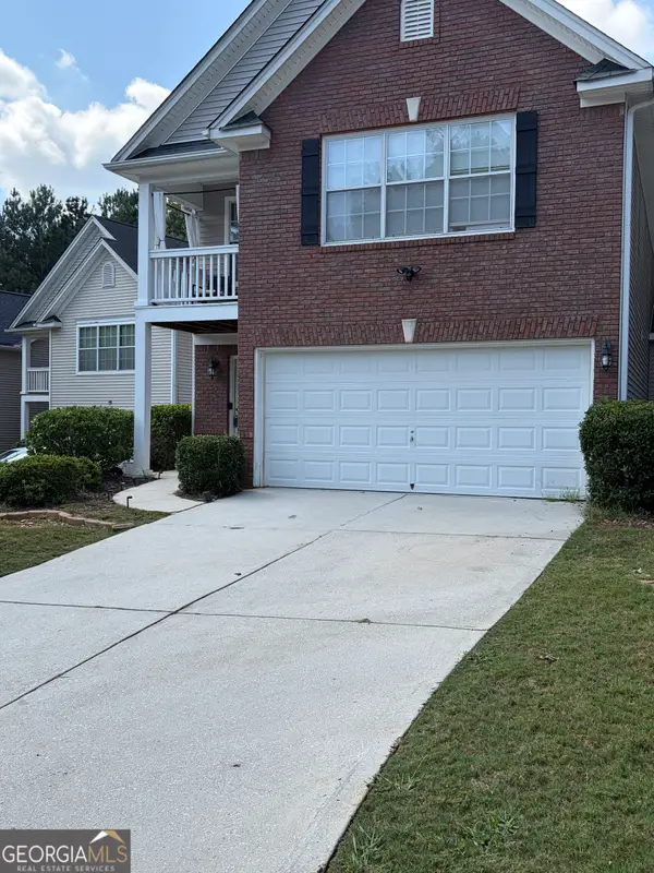 667 Lakes Circle, Lithonia, GA 30058