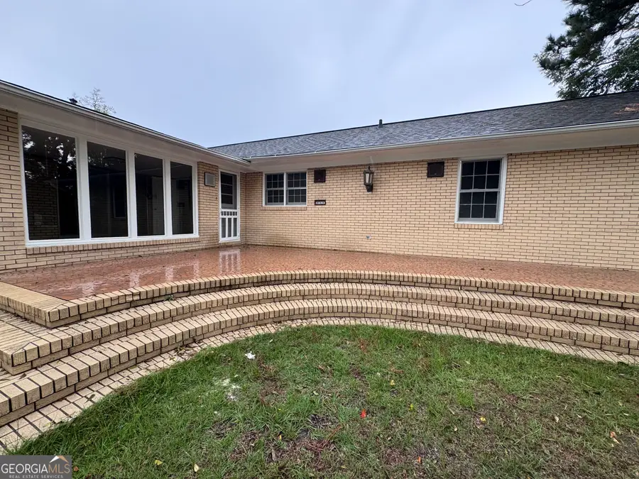 2401 W Elm Street, Wrightsville, GA 31096 - #3