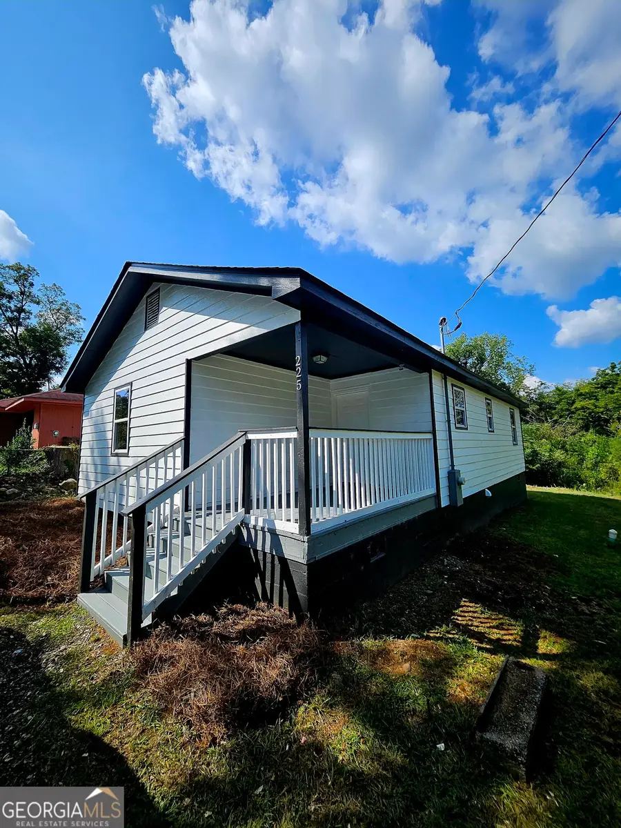 225 W Tinsley Street, Griffin, GA 30223 - #3