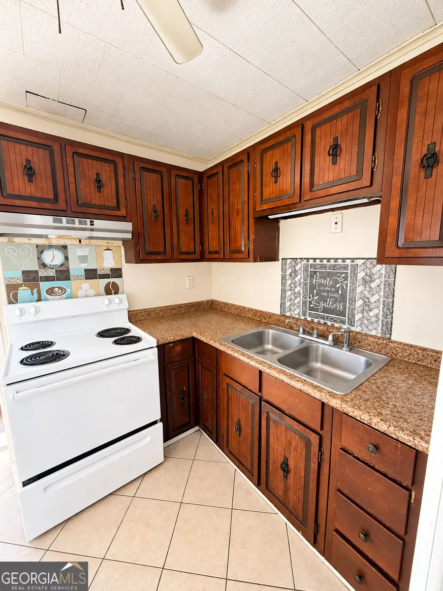 2201 Tebeau Street, Waycross, GA 31501 - #2