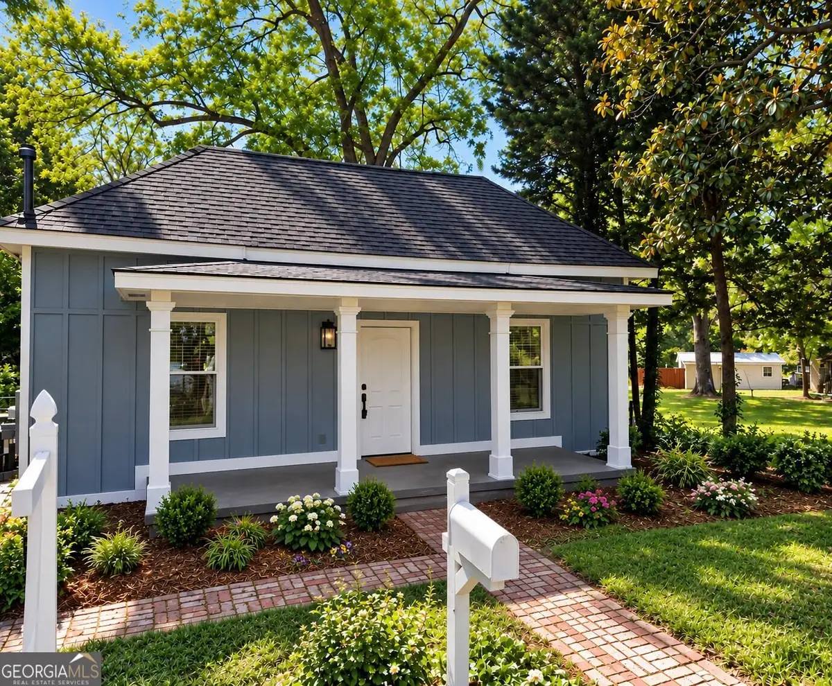8 Long Street, Newnan, GA 30263 - #1