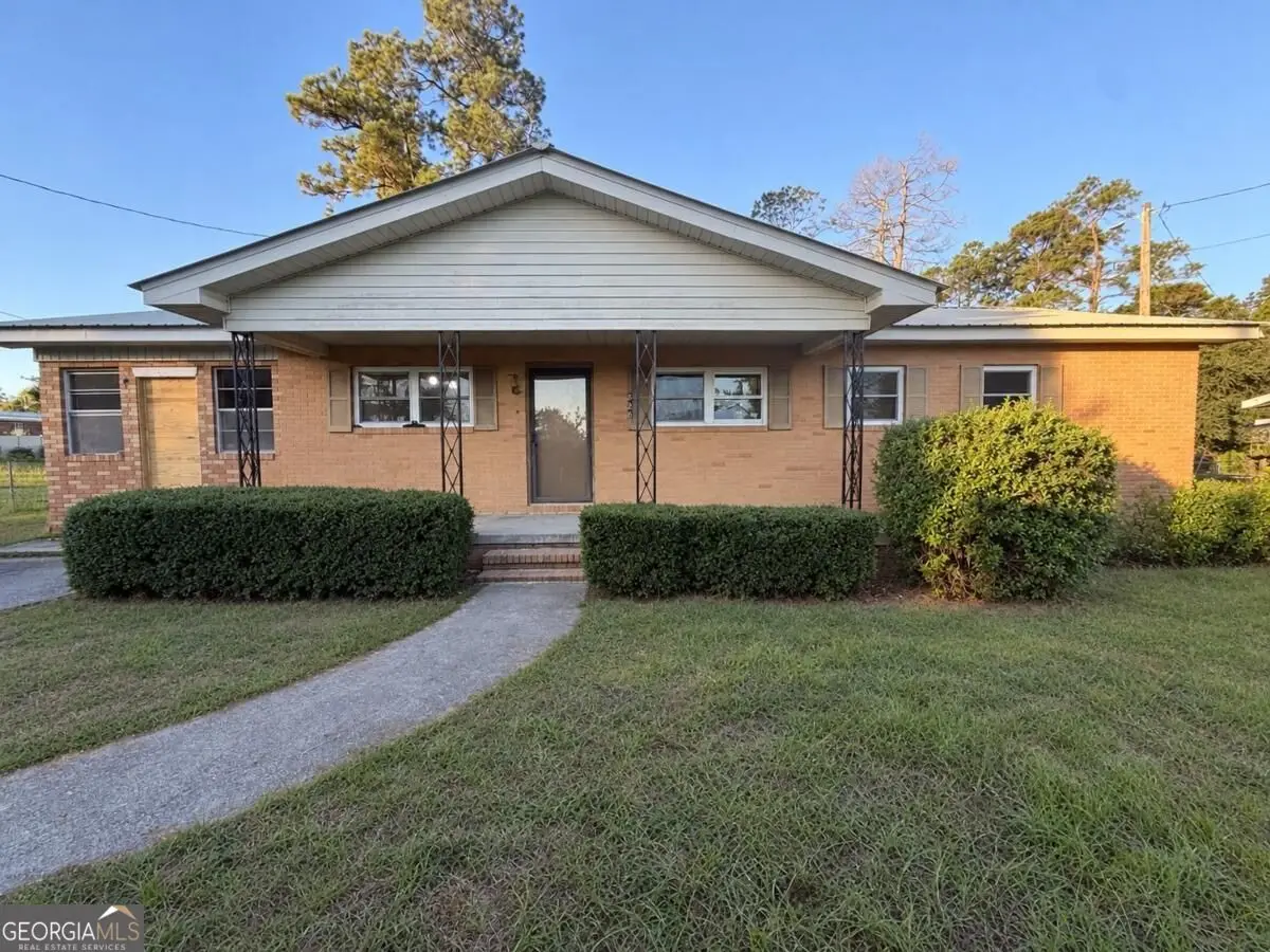 526 Soloman Street, Swainsboro, GA 30401 - #1