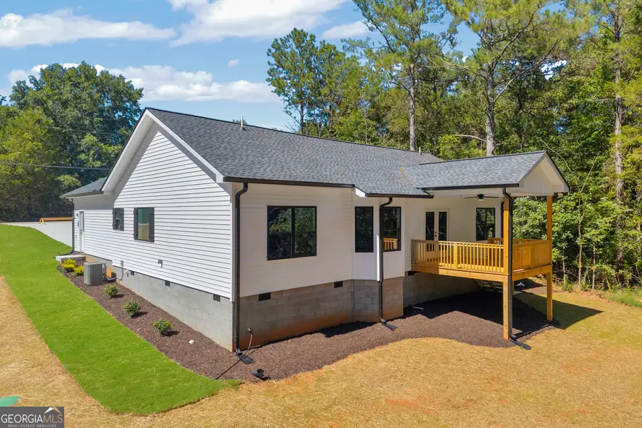 64 Harbor Heights Circle, Lavonia, GA 30553 - #2