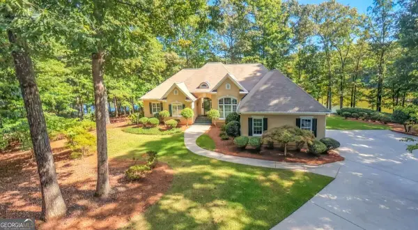 320 Laurel Lakes Drive, Carrollton, GA 30116