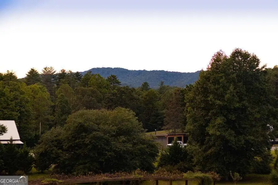 210 W Pierceville Road, McCaysville, GA 30555 - #2
