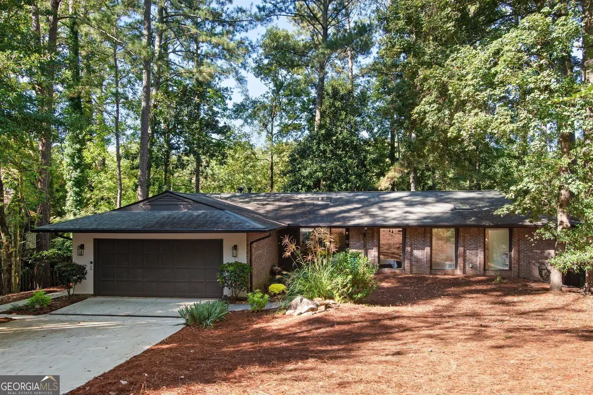 9270 N Lake Drive, Roswell, GA 30076 - #1