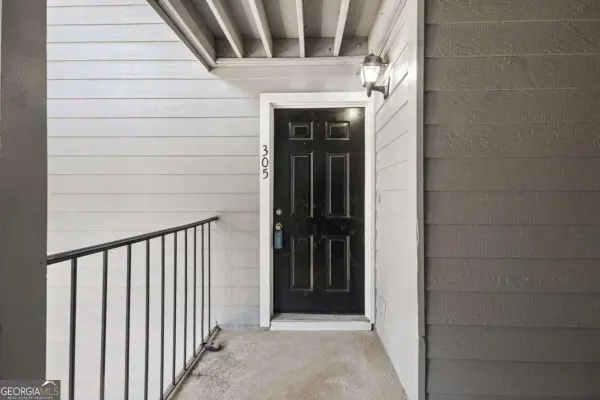305 Granville Court, Atlanta, GA 30328