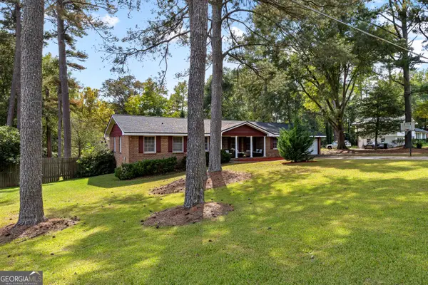 2045 Forest Drive, Fayetteville, GA 30214